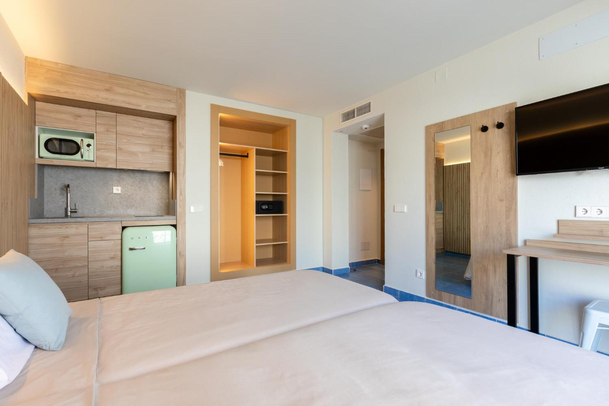 The Blue Apartments - Adults Only سان أنطونيو المظهر الخارجي الصورة